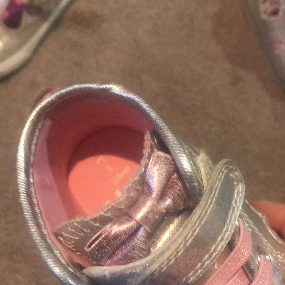 Toddler shoes size 7 high tops and size 8 slip on - Picture 3 of 7